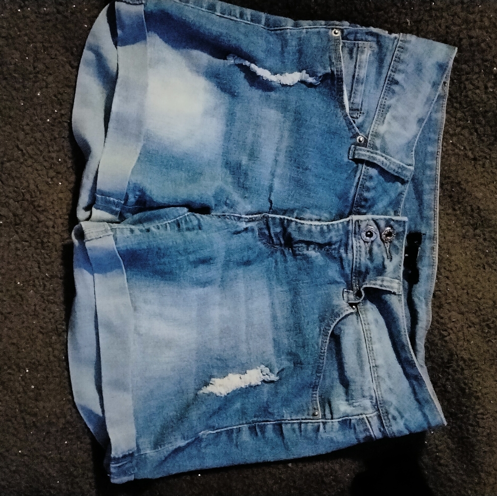 Signature Studio Jean Shorts